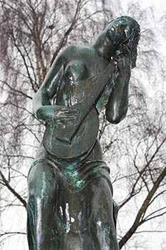 Statue